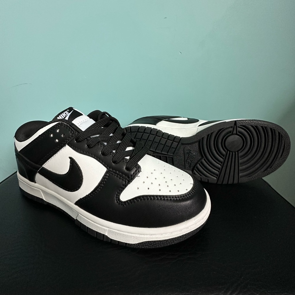 Nike Men’s Panda Dunks